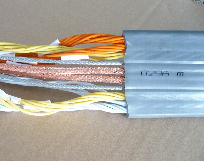 特性與符合性特性：優(yōu)異的耐曲撓性良好耐油性、 耐寒性、 耐潮性?xún)?yōu)異的耐磨性、 承受較大的機(jī)械應(yīng)力符合認(rèn)證: CE